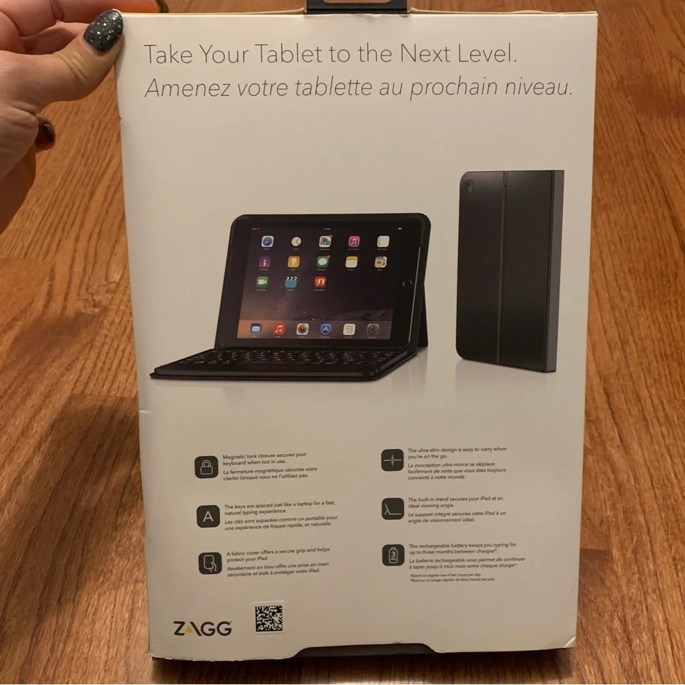 ZAGG Messenger Folio Non-Backlit Tablet Keyboard Case for 9.7-inch iPad